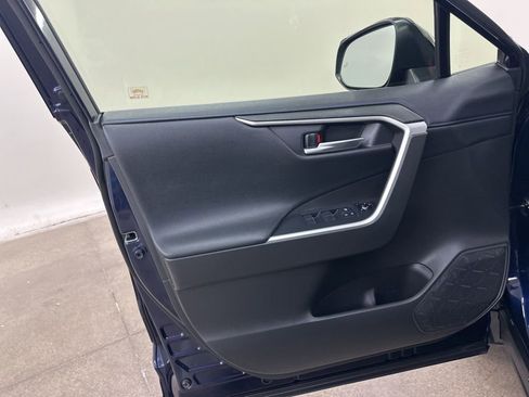 Used 2020 Toyota RAV4 XSE image 31