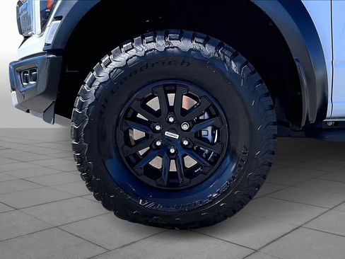 Used 2025 Ford F150 Raptor AWD/4WD image 11