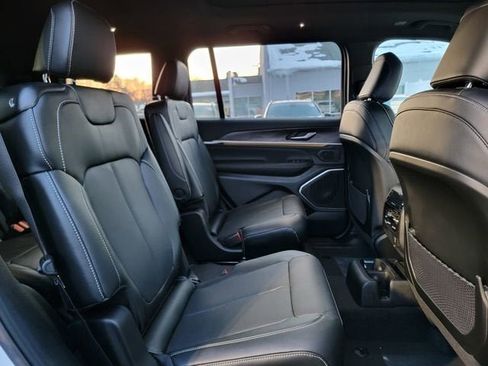 New 2026 Jeep Grand Cherokee L Limited image 23