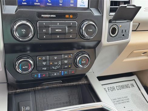 Used 2021 Ford F250 Lariat w/ Lariat Ultimate Package AWD/4WD image 15