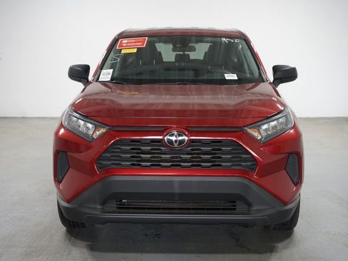 Used 2022 Toyota RAV4 LE image 2