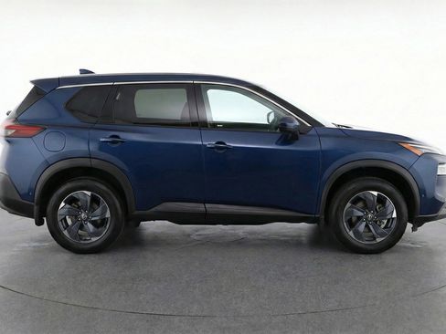 Used 2025 Nissan Rogue SV image 11