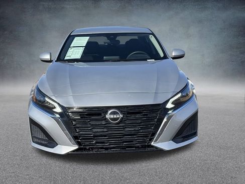 Used 2023 Nissan Altima 2.5 SV image 9