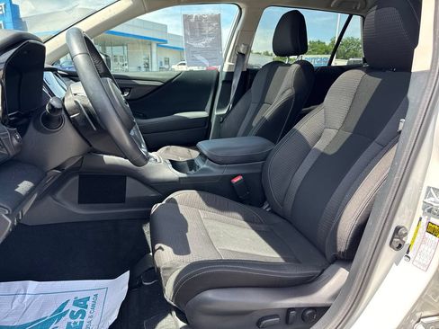 Used 2023 Subaru Outback Premium AWD/4WD image 10