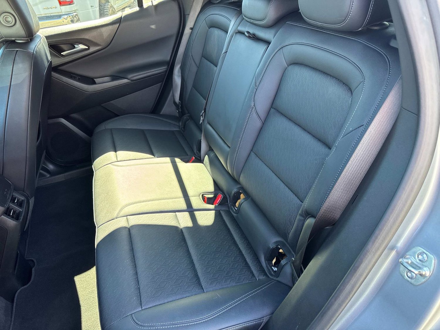 Used 2025 Chevrolet Equinox LT w/ Convenience Package II FWD image 27