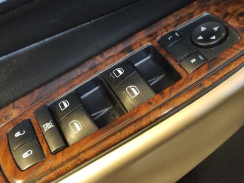 Used 2018 Jeep Cherokee Limited image 27