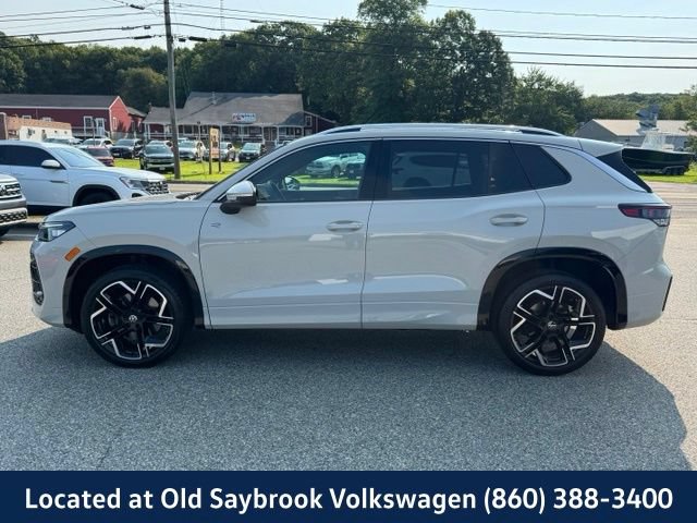 Certified 2025 Volkswagen Tiguan SEL R-Line AWD/4WD image 8