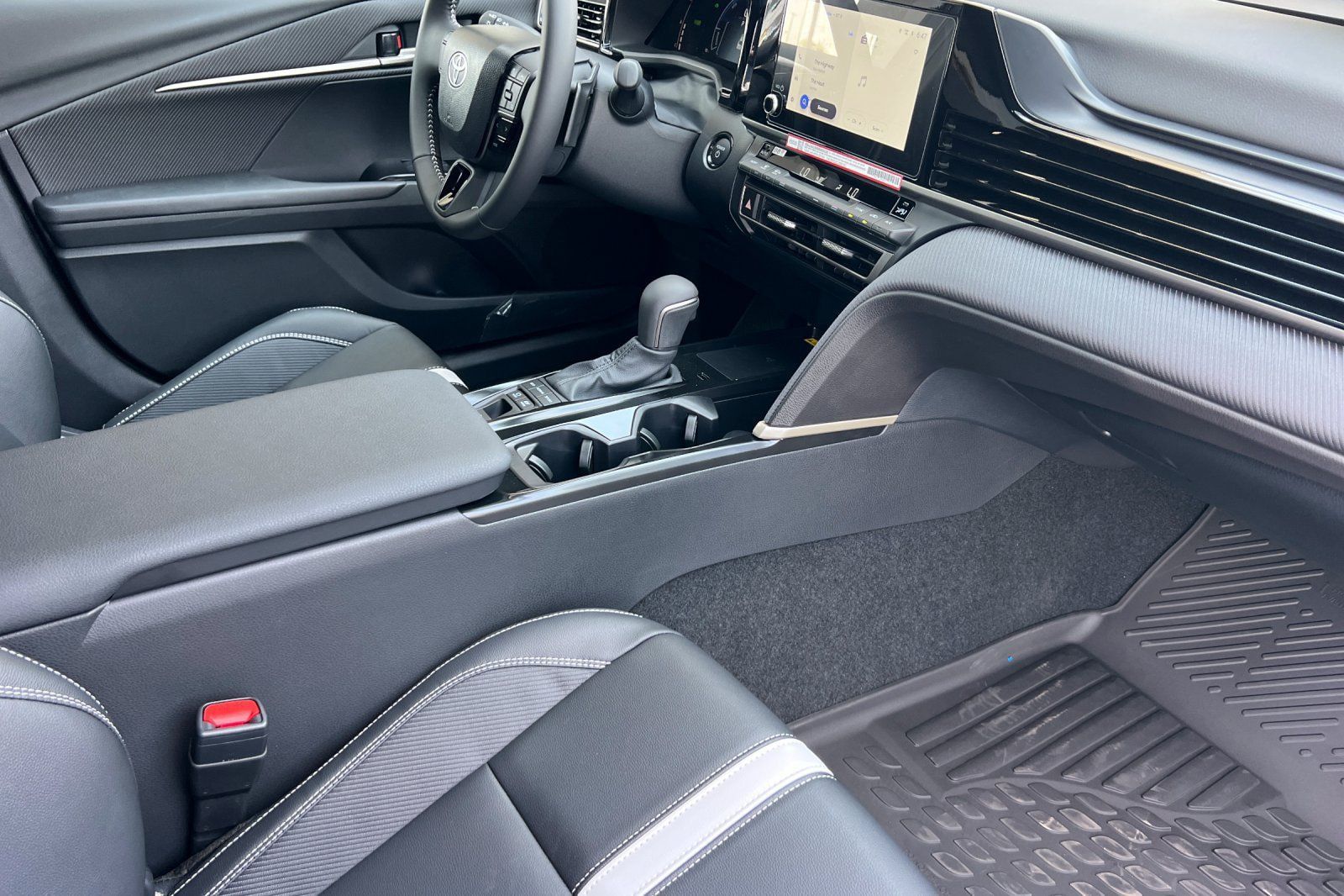 New 2026 Toyota Camry SE FWD image 15