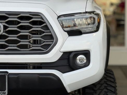 Used 2023 Toyota Tacoma TRD Off-Road AWD/4WD image 5