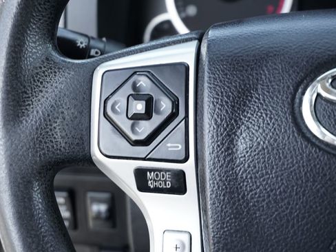 Used 2017 Toyota Tundra SR5 w/ SR5 Upgrade Package image 19