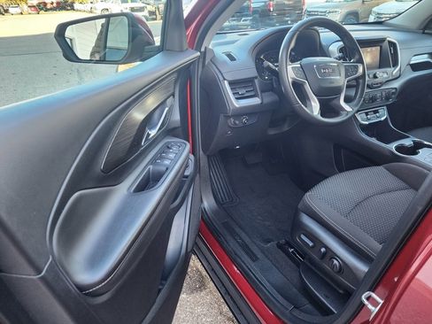Used 2023 GMC Terrain SLE w/ Driver Convenience Package image 19