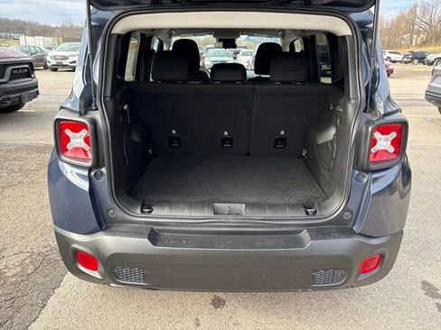 Used 2023 Jeep Renegade Latitude AWD/4WD image 20