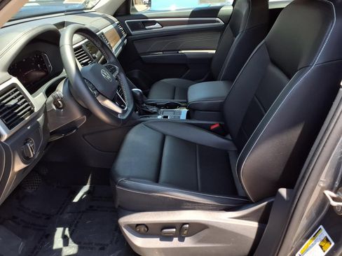 Certified 2023 Volkswagen Atlas SE w/ Panoramic Sunroof Package FWD image 18