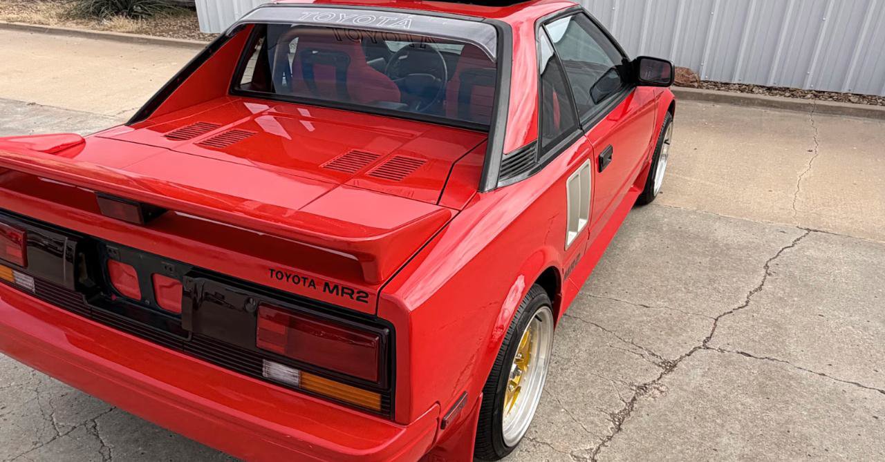 Used 1987 Toyota MR2 RWD image 15