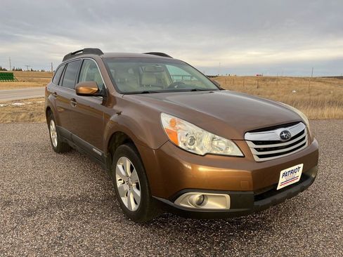Used 2011 Subaru Outback 2.5i Premium w/ All-Weather Pkg image 7