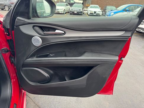 Used 2023 Alfa Romeo Stelvio Veloce image 35