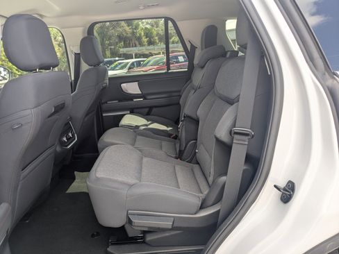 Used 2025 Ford Expedition Active RWD image 18