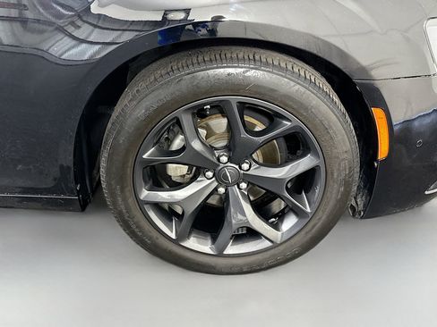 Used 2023 Chrysler 300 Touring w/ Safetytec Plus Group RWD image 32