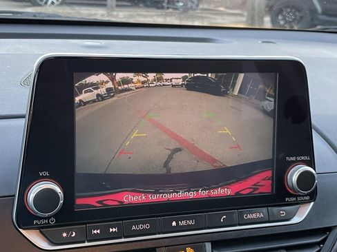 Used 2025 Nissan Altima 2.5 SV image 18