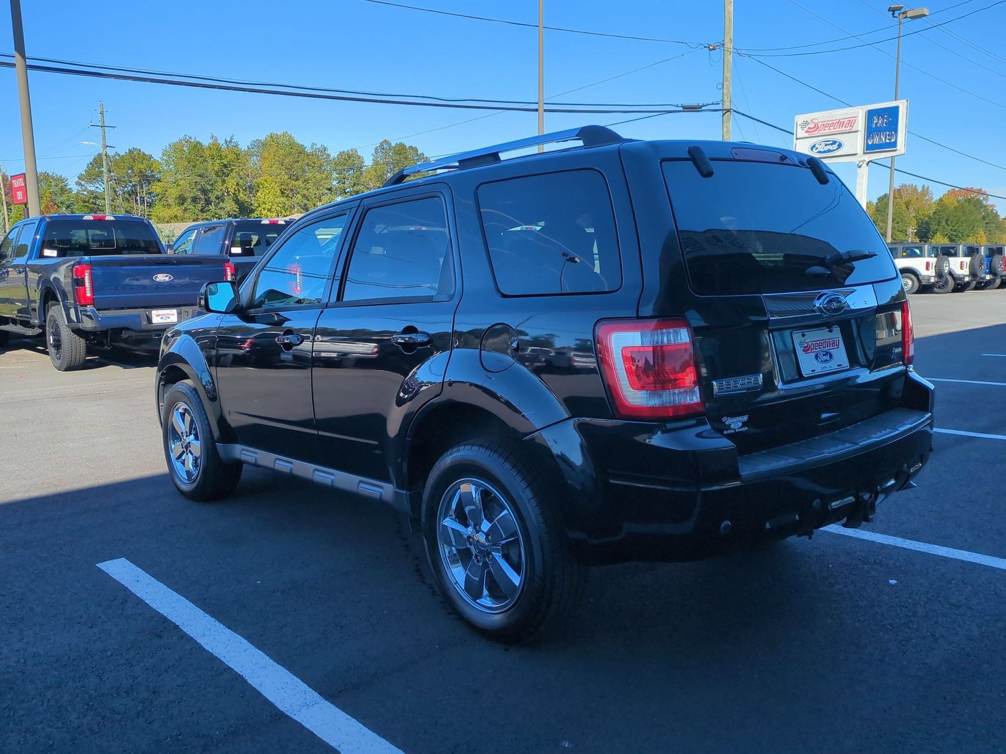 Used 2011 Ford Escape Limited w/ 302A Rapid Spec Order Code FWD image 9