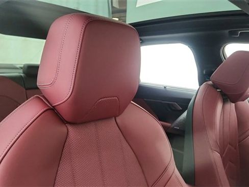 Used 2025 BMW 540i xDrive image 23