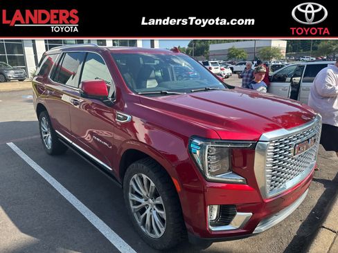 Used 2023 GMC Yukon Denali w/ Denali Reserve Package AWD/4WD image 1