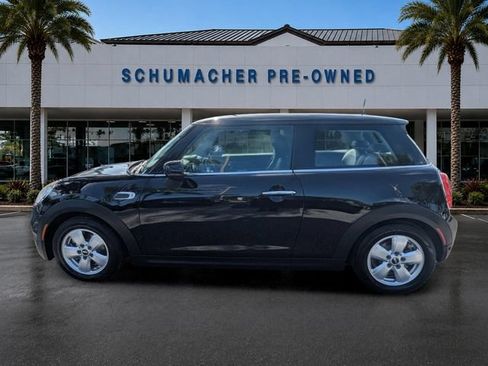 Used 2021 MINI Cooper 2-Door Hardtop FWD image 4