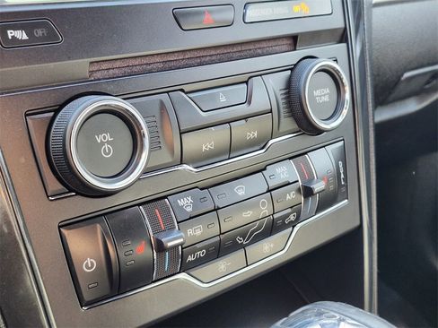 Used 2017 Ford Explorer XLT w/ Equipment Group 202A image 21