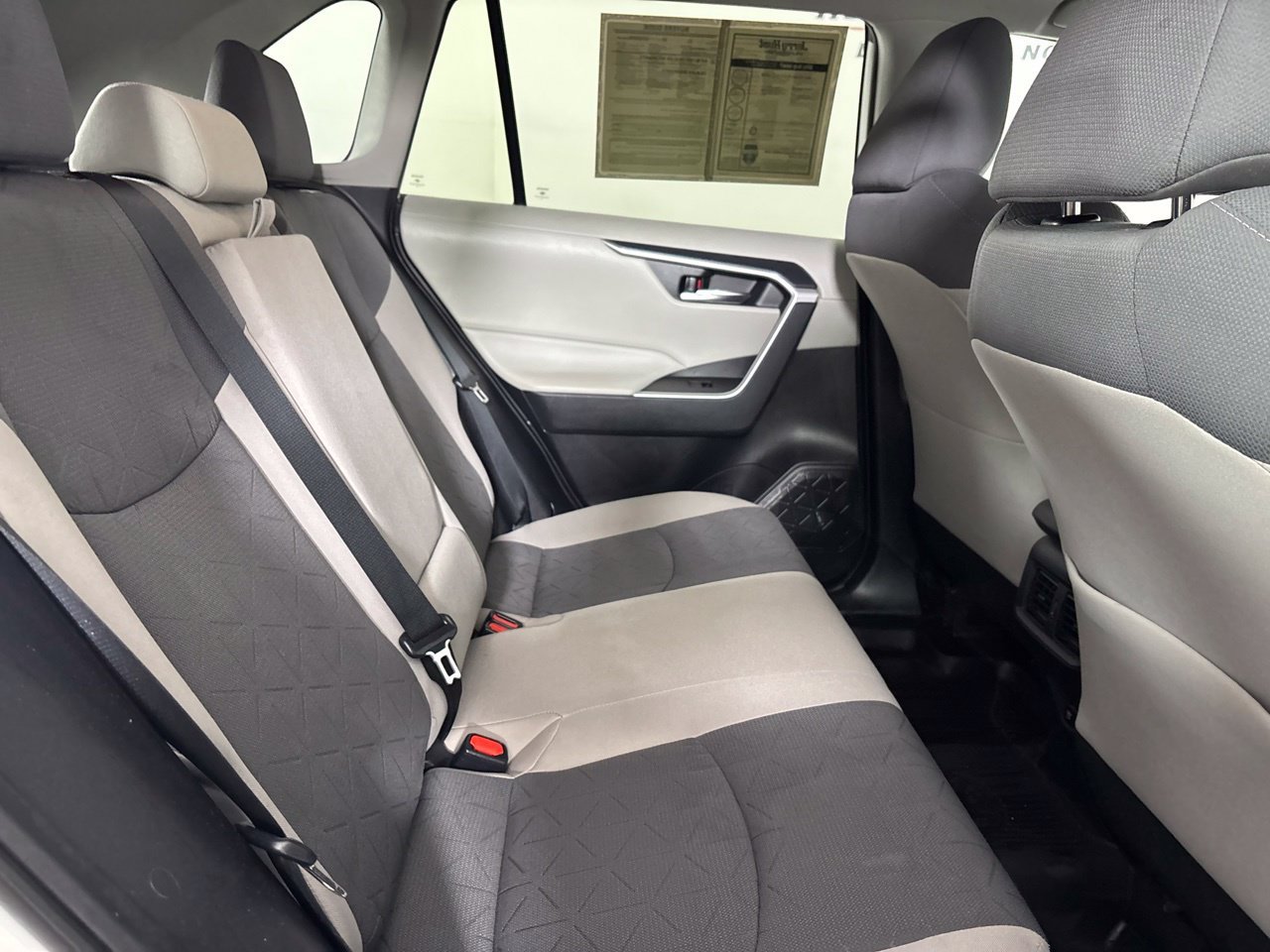 Used 2019 Toyota RAV4 XLE AWD/4WD image 28