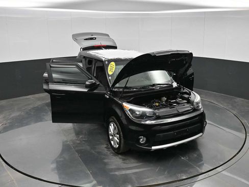 Used 2017 Kia Soul + image 36