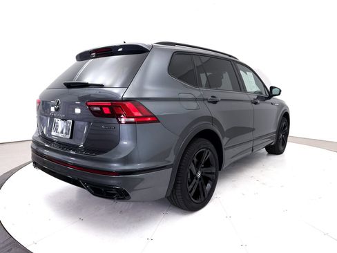 Used 2024 Volkswagen Tiguan SE R-Line AWD/4WD image 18