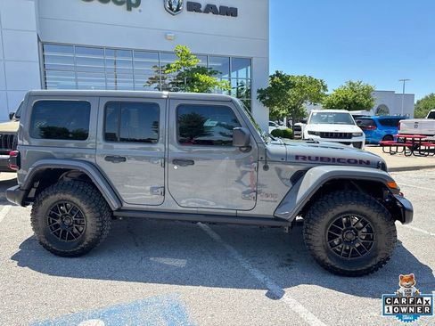 Used 2022 Jeep Wrangler Unlimited Rubicon w/ LED Lighting Group AWD/4WD image 29