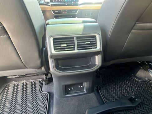 Used 2024 Volkswagen Atlas Cross Sport SE AWD/4WD image 22