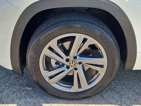 Used 2024 Volkswagen Atlas Cross Sport SEL R-Line AWD/4WD image 13