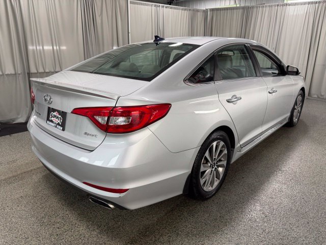 Used 2017 Hyundai Sonata Sport w/ Value Edition Package 02 FWD image 4