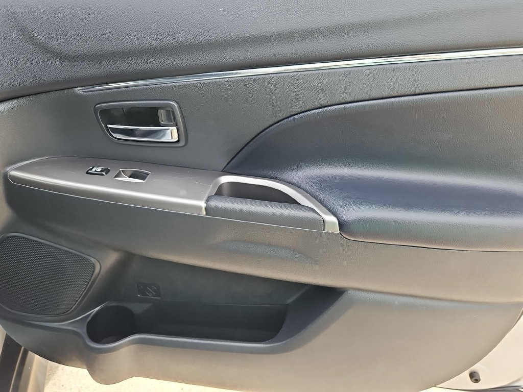 Used 2025 Mitsubishi Outlander Sport AWD image 33
