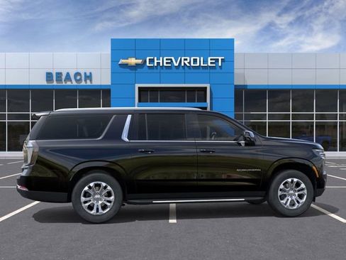 New 2026 Chevrolet Suburban LT image 5