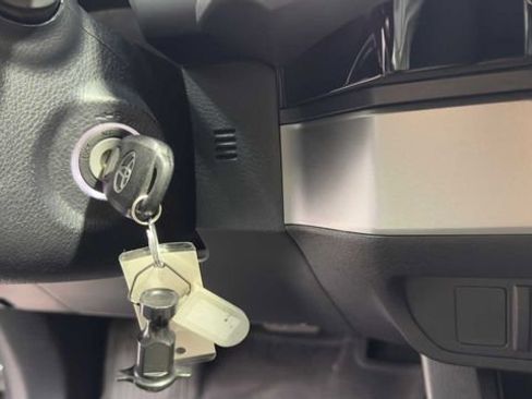 Used 2018 Toyota Tacoma SR5 RWD image 26