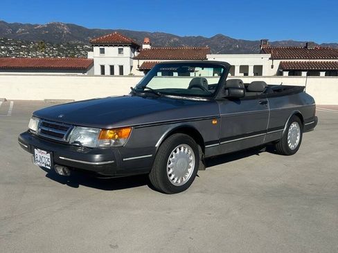 Used 1993 Saab 900 S FWD image 1