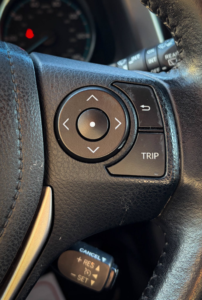 Used 2016 Toyota RAV4 XLE AWD/4WD image 11