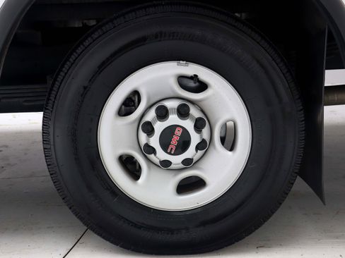 Used 2022 GMC Savana 3500 w/ Power Convenience Package RWD image 25