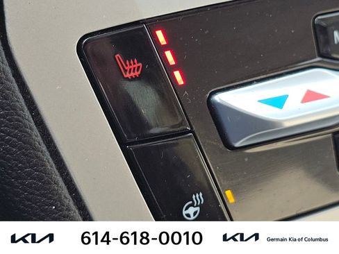 Used 2022 Ford Explorer XLT w/ Equipment Group 202A image 33