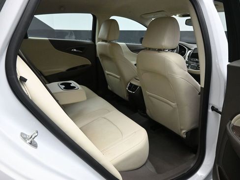 Used 2024 Chevrolet Malibu LT image 18