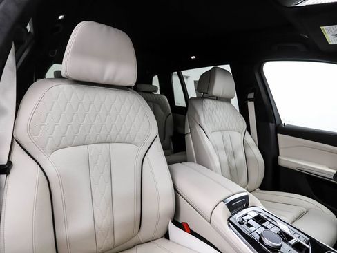 Used 2026 BMW X7 xDrive40i w/ M Sport Package image 33
