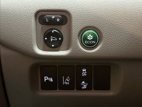 Used 2016 Honda Pilot Elite image 17