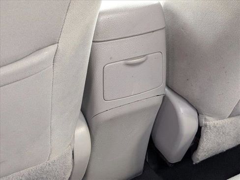 Used 2010 Toyota Corolla LE image 16