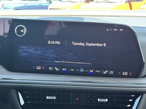 New 2025 Chevrolet Suburban Premier image 4