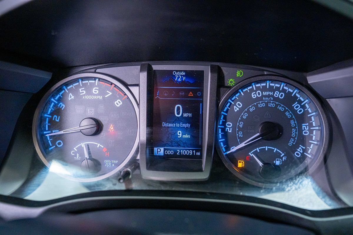 Used 2017 Toyota Tacoma TRD Sport w/ Tow Package AWD/4WD image 27
