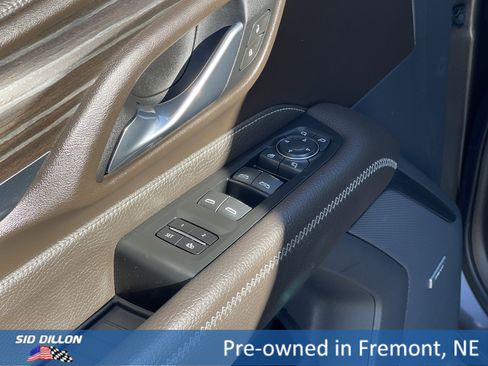 Used 2021 GMC Yukon XL Denali image 9