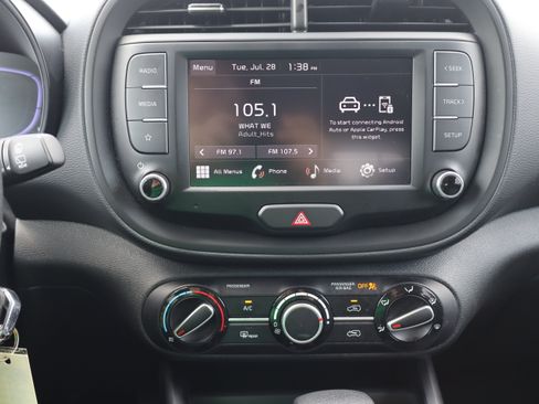 Used 2025 Kia Soul LX w/ LX Technology Package FWD image 17